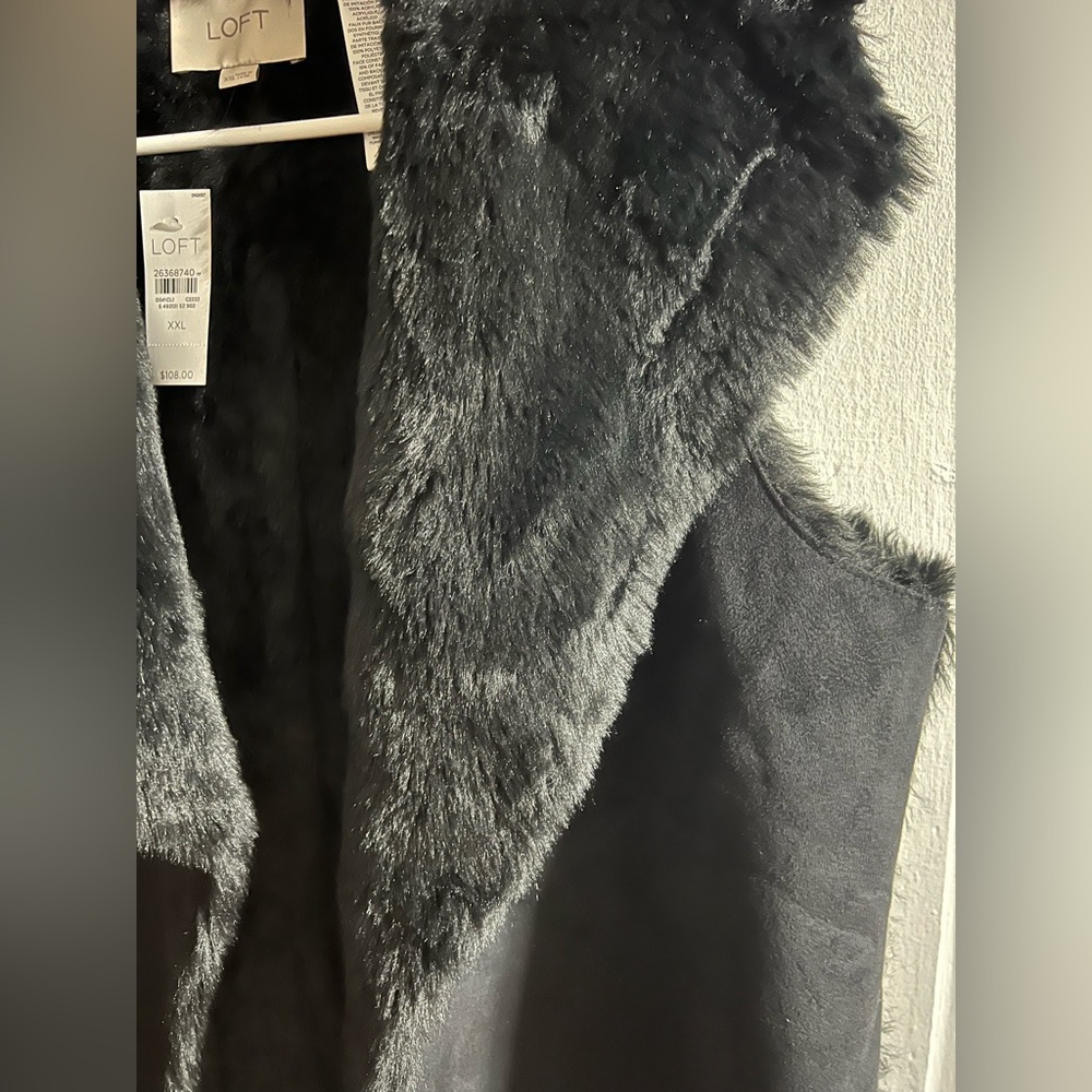 Loft Black Faux Fur Vest - Picture 2 of 4